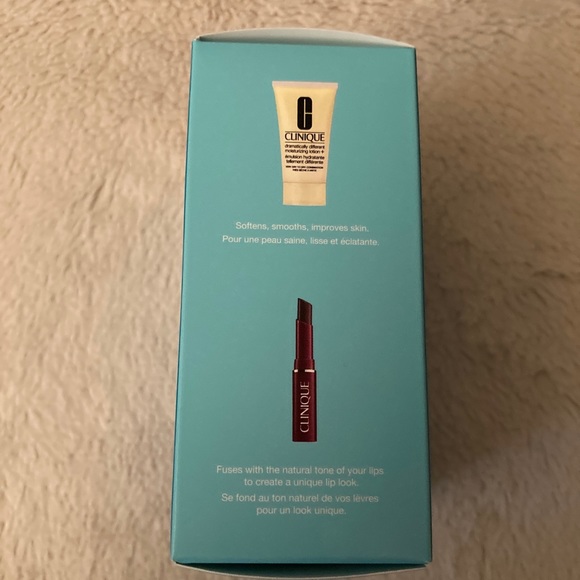 Clinique Discovery Set - 4 Piece Set - Picture 4 of 6